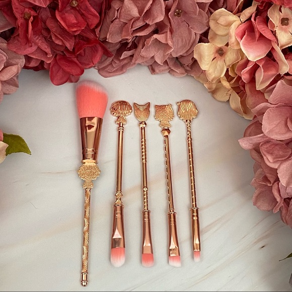 Demon Slayer 5 Piece Makeup Brush Set - Picture 11 of 16